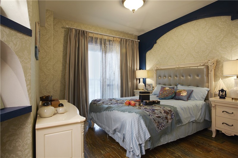 蔚蓝基调的地中海风格130平米三居室卧室窗帘装修效果图