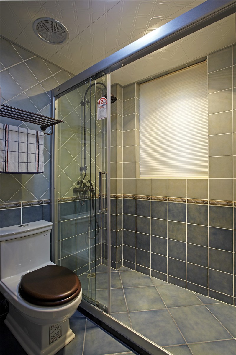蔚蓝基调的地中海风格130平米三居室卫生间装修效果图