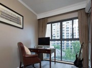 悠闲舒适美式风格80平米公寓书房窗户装修效果图