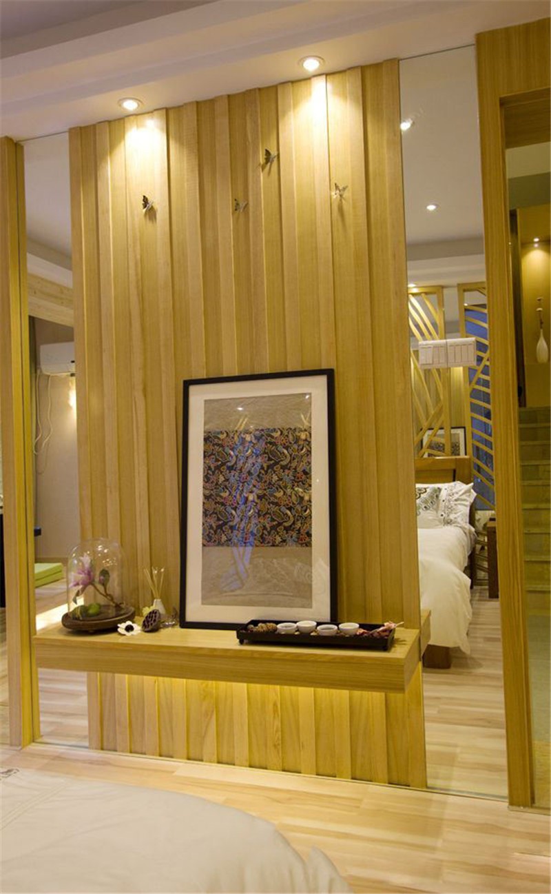 浪漫金色东南亚风格90平米三居室卧室隔断装修效果图