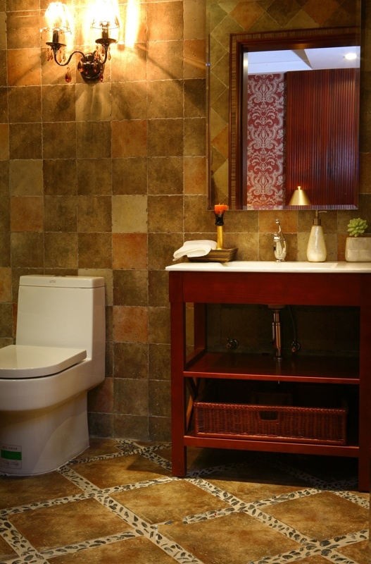 色彩靓丽的东南亚风格80平米二居室卫生间装修效果图