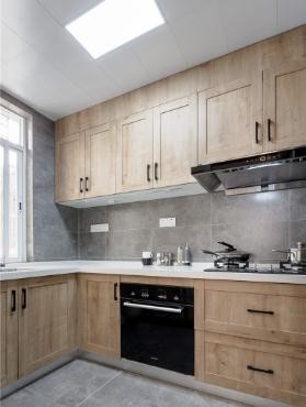 通透温馨日式风格90平米三居室厨房橱柜装修效果图