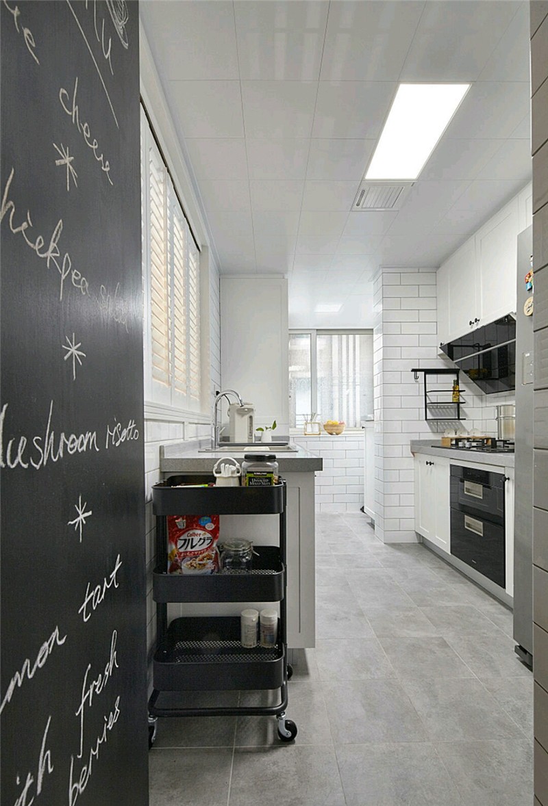 清爽简洁的北欧风格四居室厨房装修效果图