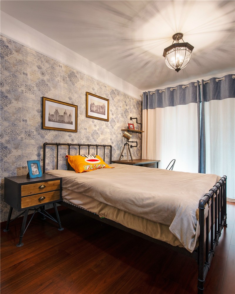 美观舒适的欧式风格四居室卧室背景墙装修效果图