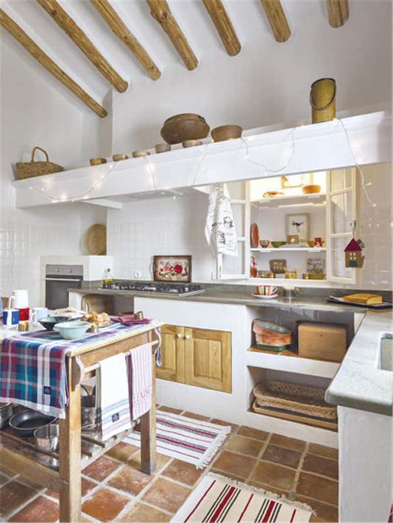 复古的北欧风格别墅厨房装修效果图