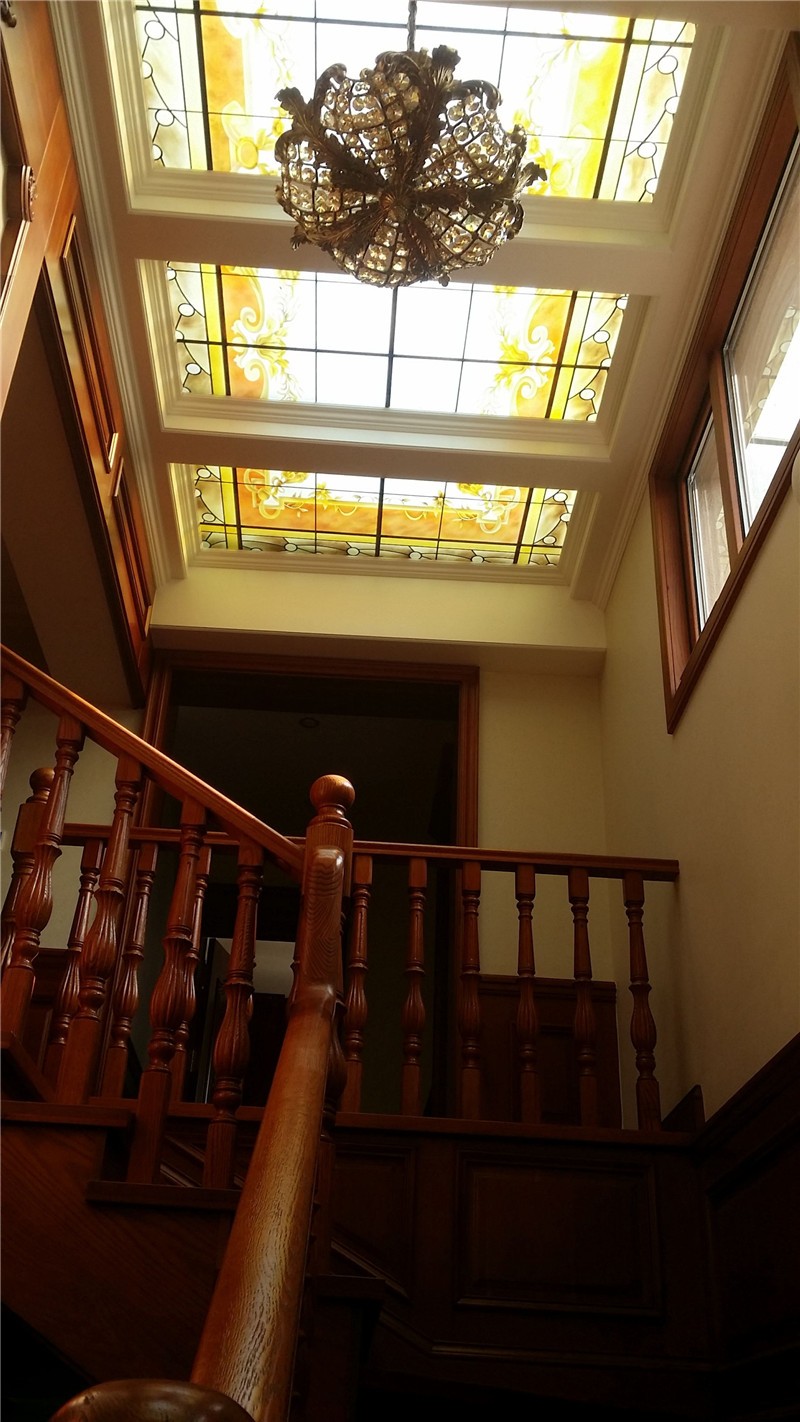原汁原味的欧式风格别墅楼梯装修效果图