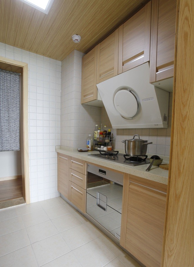 和风日式现代简约风格60平米二居室厨房橱柜装修效果图