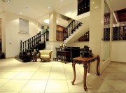 自然舒适欧式风格120平米复式loft客厅楼梯装修效果图