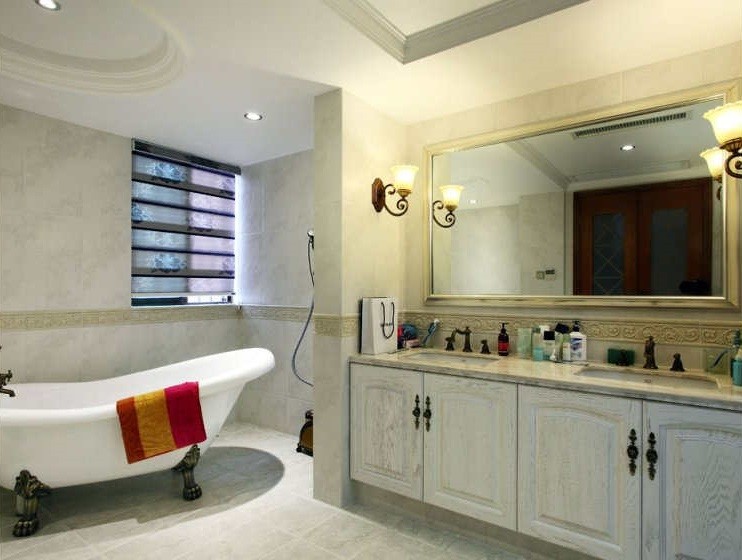 惬意浪漫欧式风格120平米复式loft卫生间浴室柜装修效果图