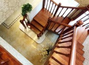 惬意浪漫欧式风格120平米复式loft客厅楼梯装修效果图